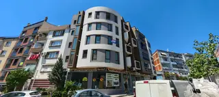 Bornova Merkezde Kiralık 2+1 Ara Kat Daire