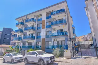 Kuşadasında Merkeze Yakın 1+1 Ara Kat Satılık Daire