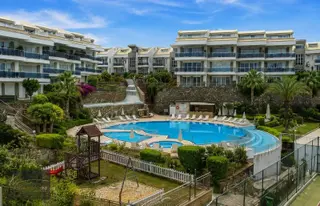 Konaklı Sunset 1 Sitesi'nde Satılık Eşyalı Bahçe Dubleksi