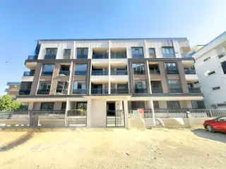 ▶ ▶akçay Körfez'den Altınkum'da Ara Kat Geniş Kullanımlı Asansörlü 1+1 Daire
