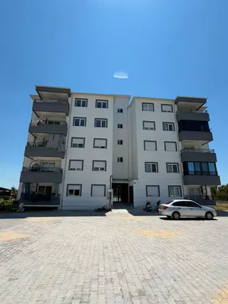 Das Gayrimenkulden Akçaalan Mahallesinde 2+1 Doğalgazlı Daire
