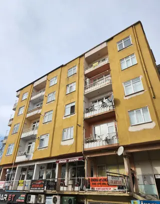 Yıldız İnşaat Emlak'tan Satılık Geniş 2+1 Daire