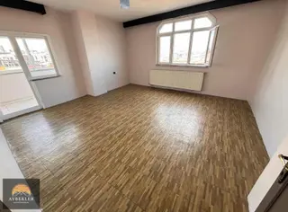 Sefaköy İnönü Mah. 2+1 Balkonlu Ferah Daire