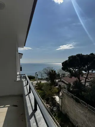 Denize 50 Metre Kadınlar Plajına Çok Yakın Sıfır 2+1 90m2