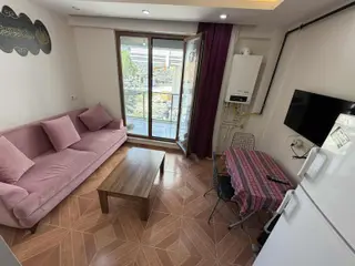 Üniversiteye Yakın Abonelikleri Açık Çift Balkonlu Eşyalı Apart