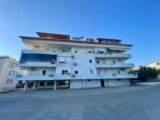 Merkezı Konumda Depolu Ve Otoparklı 4+1