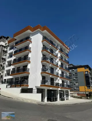 Dokuz Çeşmeler Meydan Da Üniversite Karşısı Geniş Balkonlu 1+1
