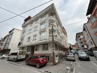 Kıraç İstiklal Mah'de 2+1 95 M² Balkonlu İskanlı Fırsat Arakat
