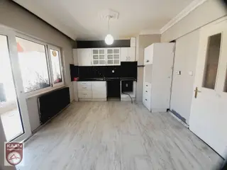 Kaan Emlak'tan Kınıklı'da 2+1 Kiralık Ofis