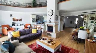 Bornova Atatürk Mahallesinde Kapalı Havuzlu 5katlı Satılık Villa