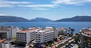 Marmaris Sitelerde Denize 300mt Asansörlü Satılık 4+1 Lüks Daire