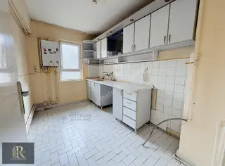 Metro Okul Pazar Yakını 3+1 Katta Site İçerisinde Kiralık Daire