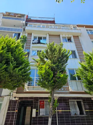 Bağcılar Barbaros Mahallesi'nde Tek Tapuda 2 Daire Fırsatı