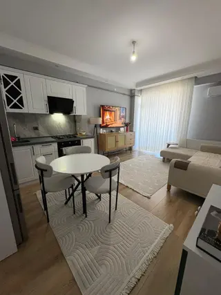 Göktürk Gayrimenkul'den Havuzlu Site İçerisinde Satılık 1+1