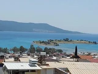 Denize 300m 3+1 Triblex Villa Otoparklı