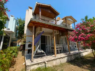 Re/max Land'den Müstakil Site İçerisinde Villa