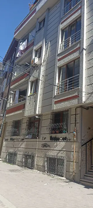 Sahibinden Zeytinburnu Telsiz Mahallesi'nde 14 Yıllık Binada Satılık 2+1 Daire