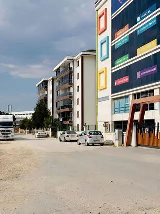 Çerkezköy'de Kizilpinar Mahallesi'nde Selimiye Okullar Yanı3+1