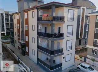 Bahçeyaka'da Merkezi Konumda 2+1, Doğalgazlı,ayrı Mutfaklı Daire