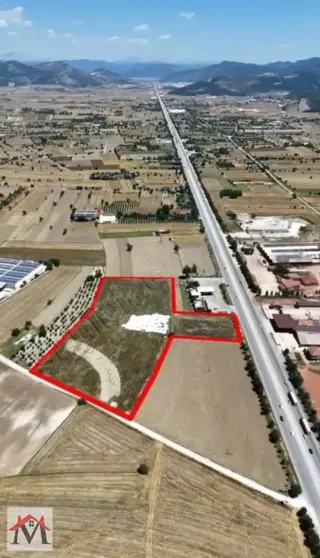 Bucak Karapınarda Fabrikaya Çiftliğe Uygun 30.000m² Arsa