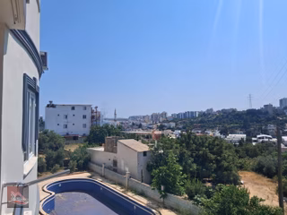 Merkezi Konumda, 2 Balkonlu Ve Manzaralı 2+1 Satılık Daire