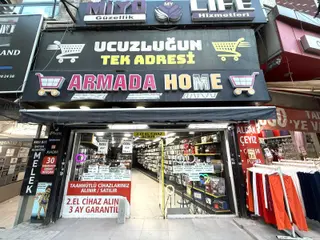 Sefaköy Merkez'de Merkez Cd. Düz Ayak 400m2 3katlı Devren Dükkan