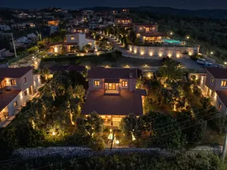 Seferihisar Ulamış Ovaköy Sitesin'de 4+1 Satılık Villa