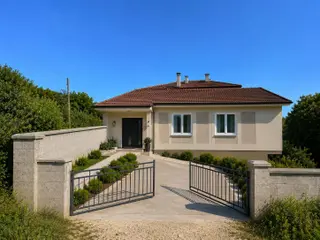 465 M2 İmarlı Arsa Üzeri Kümesler Köyünde 2 Katlı Satılık Ev
