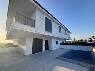 Sağturda Denize 5dk Müstakil Havuzlu Satılık Sıfır 3+1 Villa