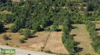 Mengen'de Satılık Konut İmarlı Köşe Parsel Arsa