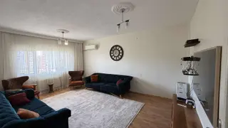 Kare'den C Bloklarda Park Manzaralı Bakımlı 3+1 Daire.