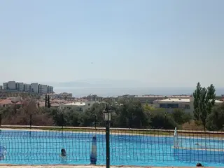 Deniz Manzaralı Havuzlu Ve Ful Eşyalı 3+1 Daire