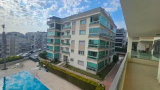 Kuşadası Ege Mahallesinda Havuzlu Sitede Ara Kat 3+1 Daire