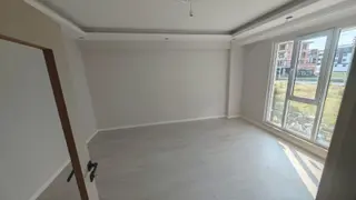 Kapaklı Yunus Emre Mahallesinde 2+1 Yüksek Giriş Balkonlu