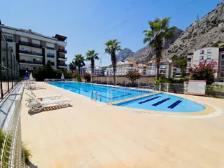 Hurma'da 1+1 Eşyalı Havuzlu 7/24 Güvenlik Kiralık Daire
