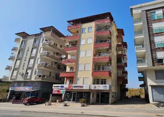 Kavaklı Mahallesinde Ana Cadde Üzeri Satılık Krediye Uygun Geniş 3+1 Daire