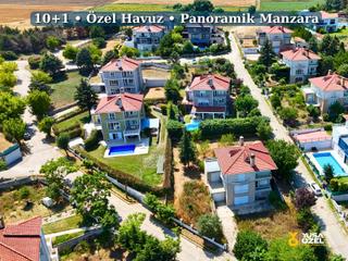 Çatalca Muratbey'de 1.250 M² Arsada Özel Havuzlu Lüks Villa 10+1