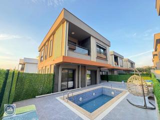 Kuşadası Güzelçamlı Özel Havuzlu 4+1 Villa