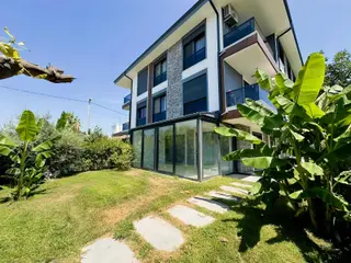 Altınkum Emlak'tan Villa Tadında 50m2 Bahçeli 1+1 Yazlık