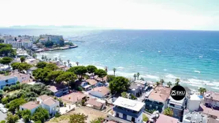 Kuşadası Kadınlar Denizinde Sahile 50 Metre Satılık Dükkan