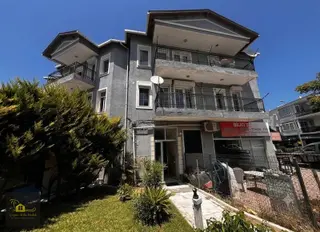 Çeşme Marinaya Yürüyüş Mesafesinde 2+1 Geniş Kapalı Mutfak Daire