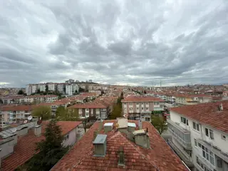 Kariyer'den Yunus Emre Cad. Parareli Katta Manzaralı 3+1 Daire
