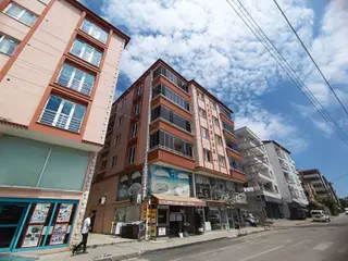 İlkadım'da Kat Mülkiyetli Cam Balkonlu 1.kat 3+1 Satılık Daire