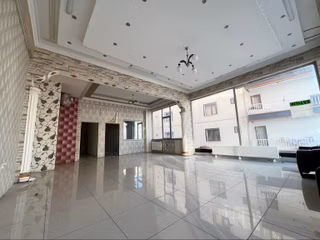 Tekin Emlaktan İşlek Cadde Üzeri Her İşe Uygun Ofis Bölmeli 140 M2 Kiralık Dükkan !!!