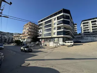 Yalıüstü Mevkiinde Fırsat 2+1 Bahçeli Daire!