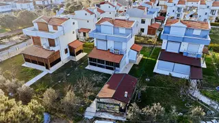 Dikili Salihler Nova Garden Sitesinde Müstakil Lüks Villa