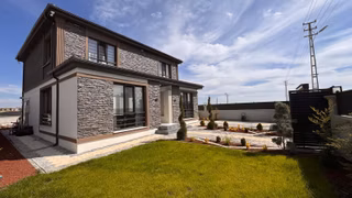 Ultra Lüks Sıfır 4.5+1 Villa / İstiklal - Şehir Hast. Yakını