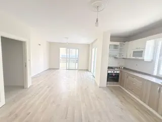 Prestij'den Bahçelievler'de 7 Yaşın'da Asansörlü Geniş 2+1 Daire