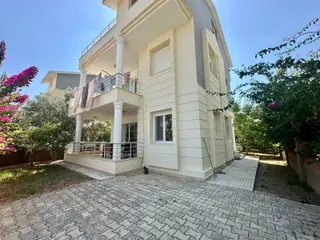 Belek Kadriye Mevkiinde Havuzlu Tam Müstakil Villa