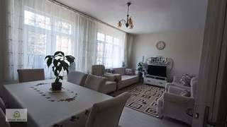 Tranvaya Pazar Yerine Yakın. Park Manzaralı 3+1 Arakat Daire